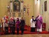 Vánoční mše svatá s arcibiskupem Graubnerem. Foto archiv školy