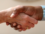Příležitost k podání ruky, zní motto setkání. Foto www.freeimages.com