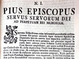 Reprodukce úvodní části listiny povýšení biskupství, ze sbírky Arcibiskupské knihovny Olomouc 