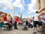 Dobrovolníci Maltézské pomoci asistují každý rok při setkání vozíčkářů na Velehradě