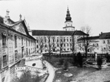 Arcibiskupské gymnázium v roce 1906. Foto archiv AG
